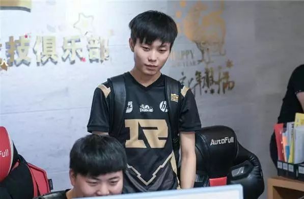 常规赛中拥 常规赛中拥